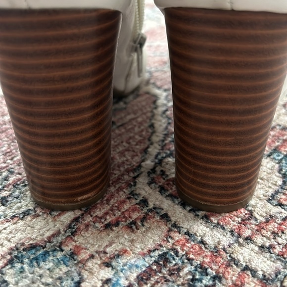 White booties - Picture 8 of 10